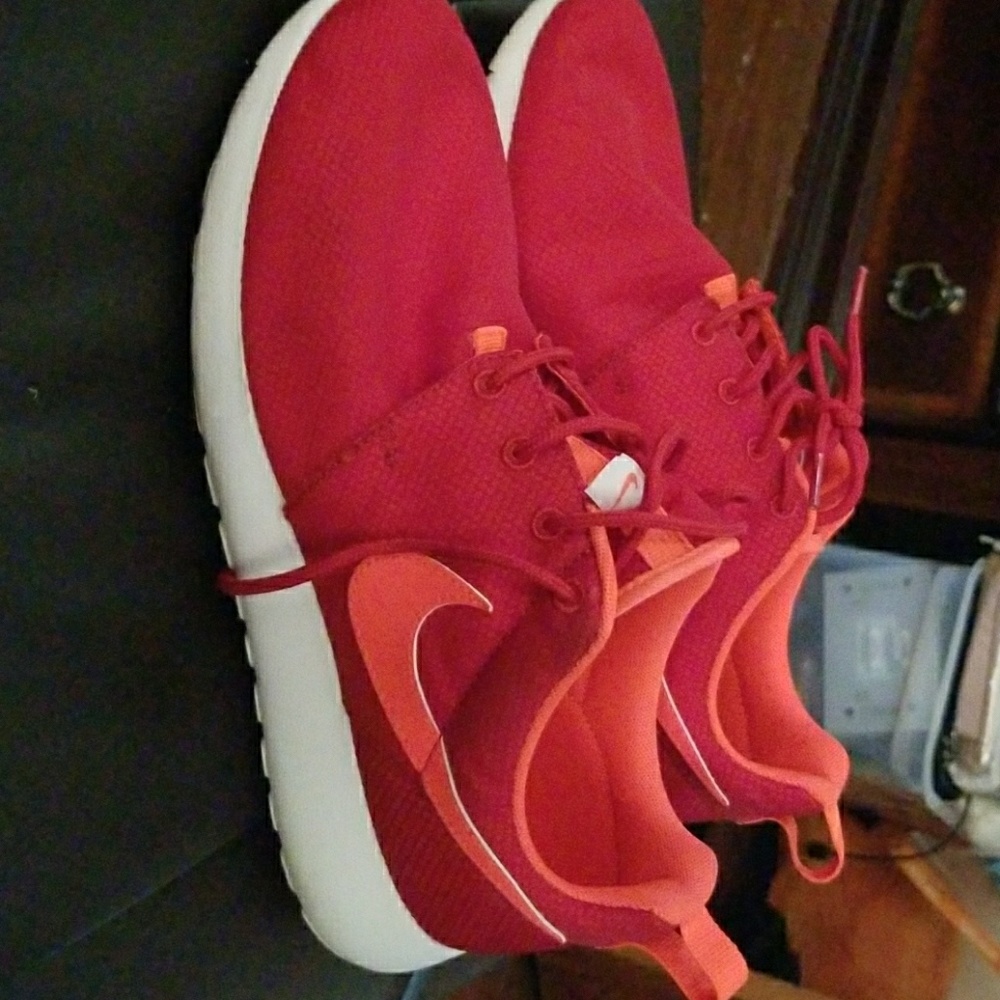 Nike Rosherun Sneakers Youth Sz 7.5, Women's 9.5